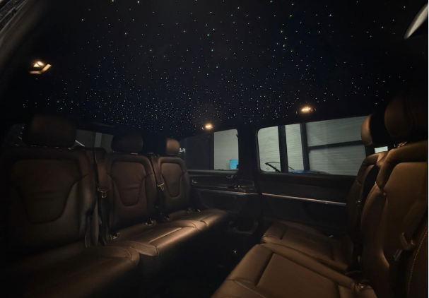 Habitacle arrière Mercedes Classe V avec ciel étoilé